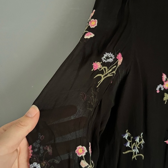 Sundance Size M Fleur Fare Top Black Floral Embroidered Sheer Shirt Blouse - Picture 3 of 5